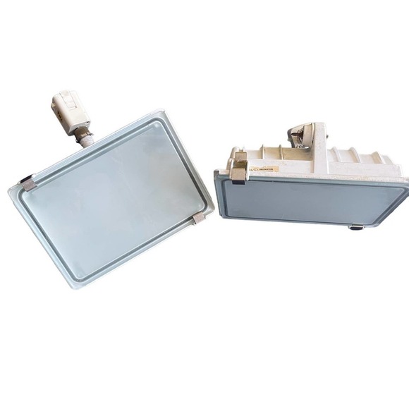 Flood Lights Pair of 02 Fixture Fitting E120647 Underwriters Laboratories - Picture 1 of 7